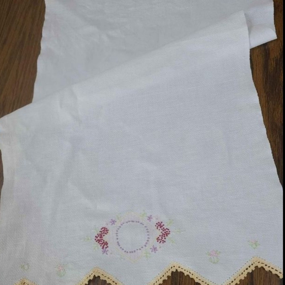Vintage Guest Linen Hand Towel - Picture 3 of 3